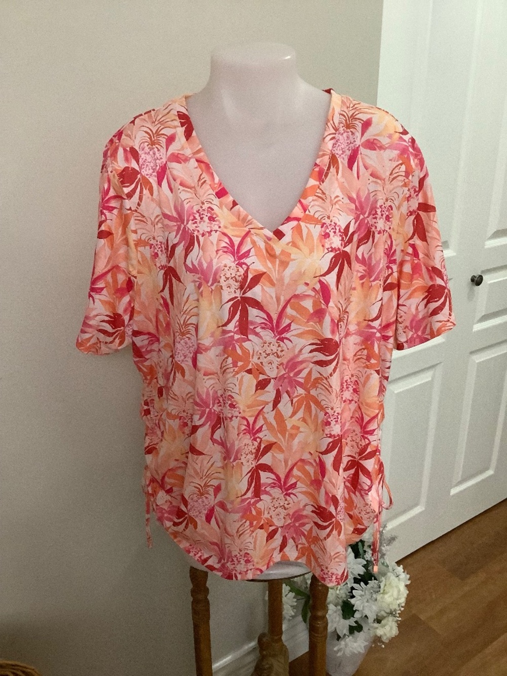 Stella Parker Ruched sides Tee 2X fits 1X best